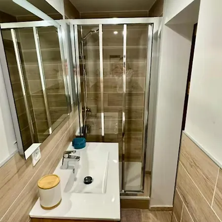 Апартаменты Le Cocon De Charlotte *